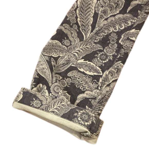 Pilcro Monochrome Leaf Print Flare Pants - Picture 11 of 15